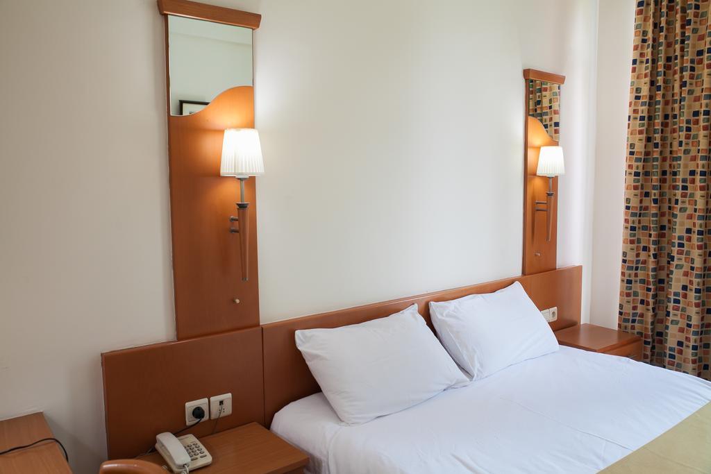 Gorillas City Centre Hotel Кігалі Номер фото